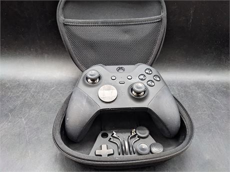 XBOX ONE ELITE CONTROLLER (BACK TRIGGER NEEDS REPAIR) - AS IS