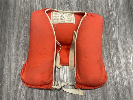 VINTAGE KEEP - A - FLOAT LIFE PRESERVER MADE IN CANADA