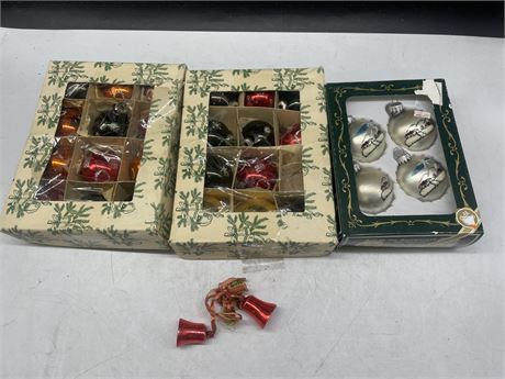 3 BOXES OF VINTAGE CHRISTMAS ORNAMENTS