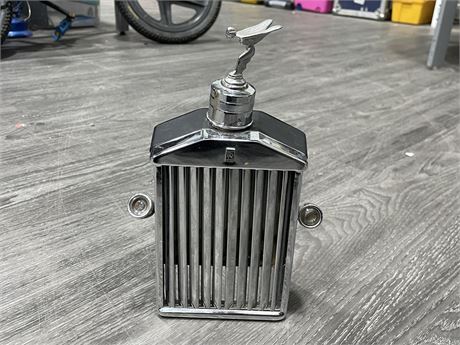 ROLLS ROYCE 1960’S MUSICAL DECANTER (WORKS)