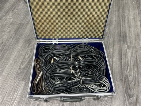 XLR & VARIOUS SOUND CABLES IN HARD TRAVEL CASE