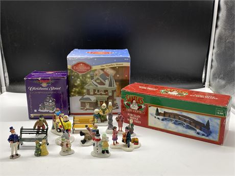CHRISTMAS LOT OF LIGHT UP BUILDINGS + OTHER ASSORTMENTS