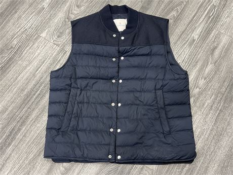 MONCLER MENS BUTTON UP VEST - NO SIZE - APPEARS TO BE XL