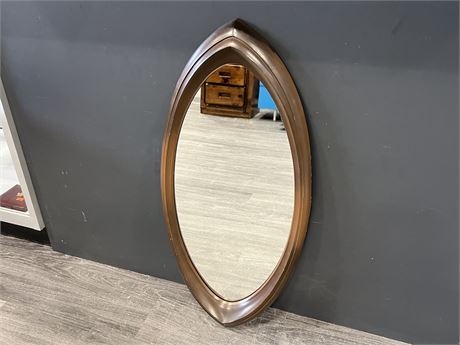 OVAL SHAPED MIRROR (29.5”x14”)
