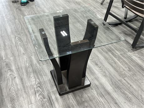 UNIQUE WOOD BASE TABLE W/GLASS TOP (24”x24”x24” tall)