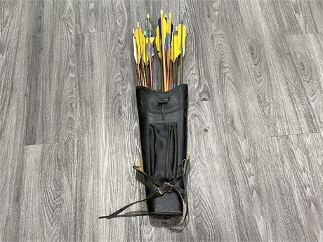 LEATHER QUIVER W/HUNTING ARROWS
