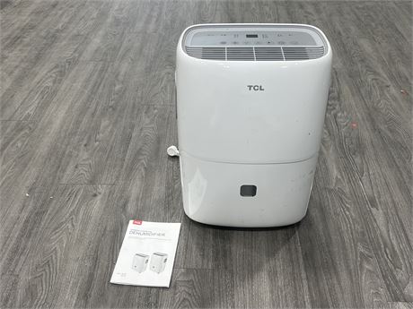 TCL DEHUMIDIFIER - WORKS