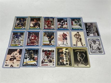 17 NHL CARDS INCLUDING MANY ROOKIES