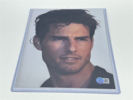 TOM CRUISE SIGNED PHOTO W/BECKETT AUTHENTICATION 8”x10”