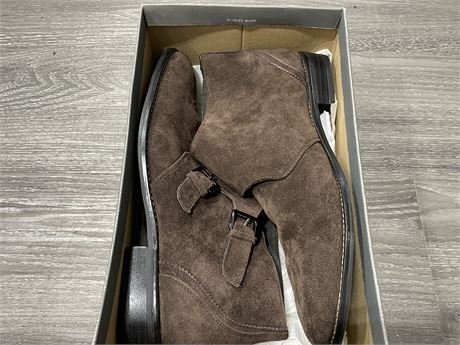 STACY ADAMS HAETHORNE CHUKKA BOOTS BROWN SUEDE SIZE 9 NEW