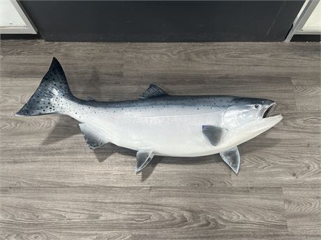MONSTER SPRING SALMON WALL MOUNT - SEE PHOTOS FOR SMALL GLUE REPAIRS - 40” LONG