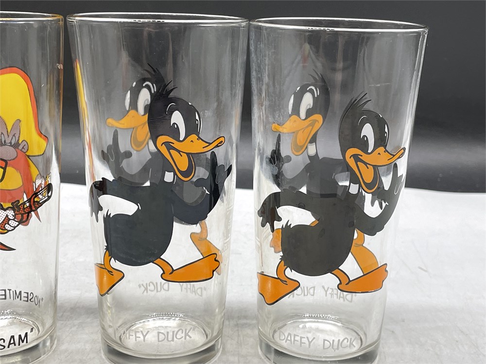 Urban Auctions - 4 VINTAGE LOONEY TUNES 1973 PEPSI GLASSES