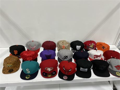 20 SNAPBACK HATS (Like new)