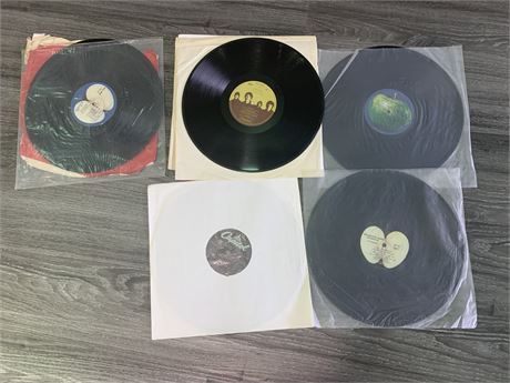 THE BEATLES RECORDS (missing covers)