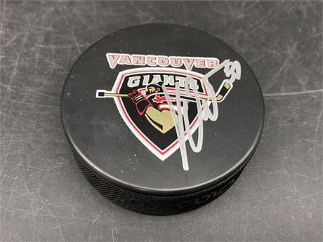 TOMAS VINCOUR SIGNED VANCOUVER GIANTS PUCK