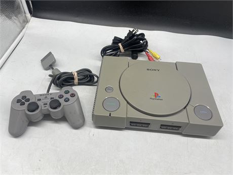 PS1 COMPLETE WITH 1 CONTROLLER