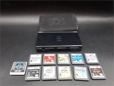 NINTENDO DS LITE CONSOLE WITH GAMES - TESTED AND WORKING