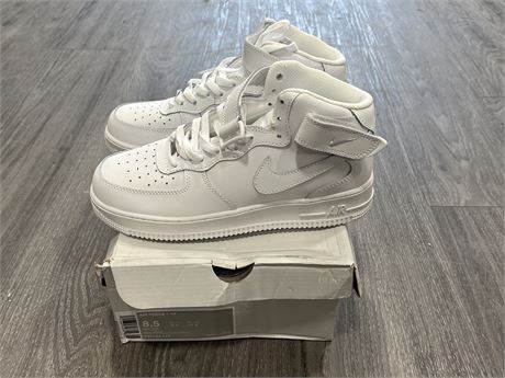 NOS NIKE AIR FORCE 1 ‘07 SHOES - SIZE 8.5