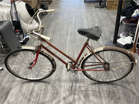 VINTAGE RALEIGH BIKE - WORKING CONDITION (66” long)