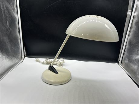 VINTAGE WHITE DESK LAMP