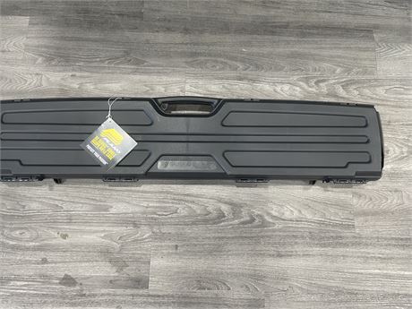 NEW HARD SHELL GUN CASE WITH SMALL DAMAGE ONE END