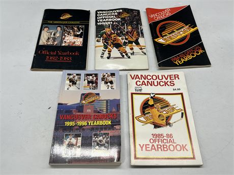 5 VINTAGE CANUCKS OFFICIAL YEARBOOKS