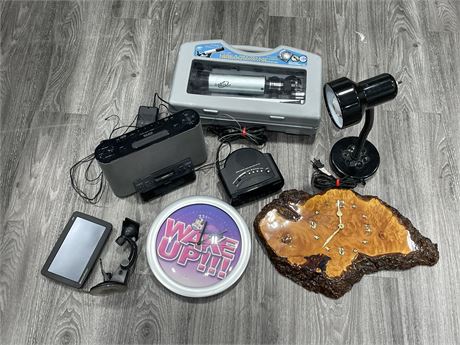 MISC LOT OF ELECTRONICS / HOME DECOR ITEMS