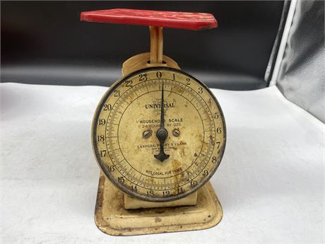 ANTIQUE UNIVERSAL SCALE (MADE IN USA)
