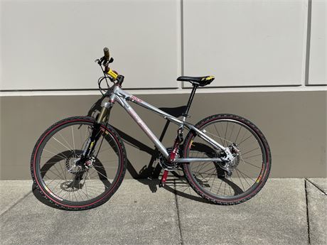 ROCKY MOUNTAIN FRONT SUSPENSION ADULT SIZED BIKE