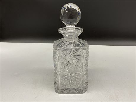 GOOD CUT WHISKEY CRYSTAL DECANTER 9” TALL (No chips or cracks)