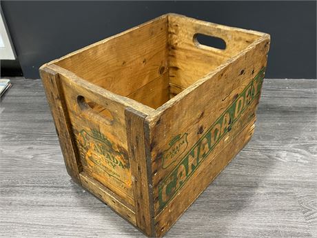 VINTAGE CANADA DRY WOOD CRATE (12”x17”x13”)