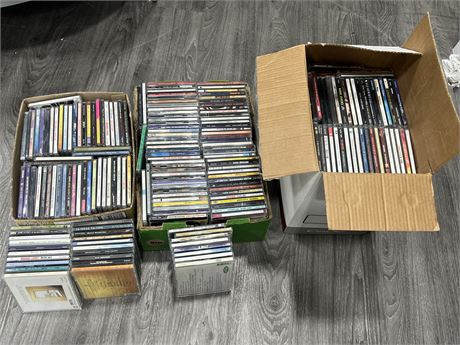 LARGE LOT OF CDS