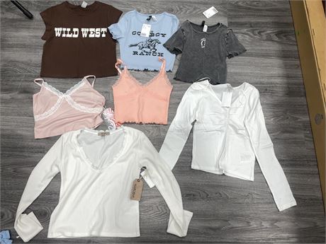 7 NEW WOMANS TOPS