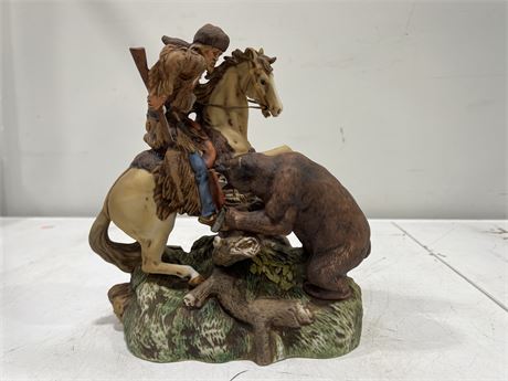 VINTAGE FRONTIERSMAN ON HORSE W/ BEAR DECANTER 1 OF 200