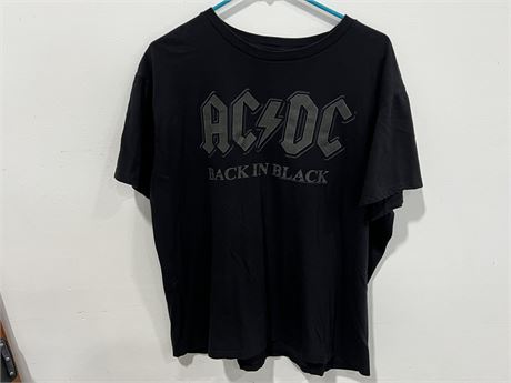 AC/DC T-SHIRT LARGE