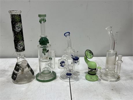 5 GLASS BONGS - NEED STEMS (Tallest is 14”)