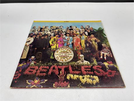 SGT. PEPPERS LONELY HEARTS CLUB BAND - THE BEATLES - EXCELLENT (E)