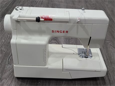 Urban Auctions - SINGER 9818C SEWING MACHINE TESTED