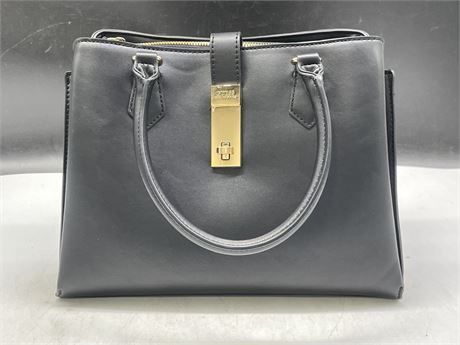 (NEW) GUESS PURSE (11”) (WITH TAGS)
