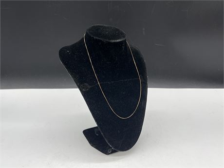 10K GOLD CHAIN - 19” LONG - APPRX .75 / 1G