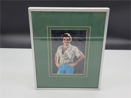 TOM SELLECK PICTURE SIGNED