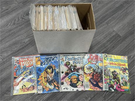 SHORTBOX OF MARVEL / DC COMICS