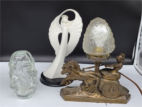 CHARRIOT LAMP, GLASS VASE AND STATUE ON STAND 12"