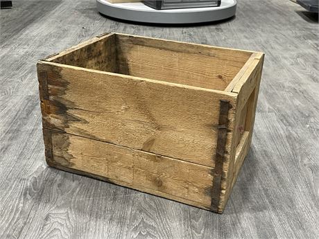 VINTAGE WOODEN CRATE - FITS RECORDS