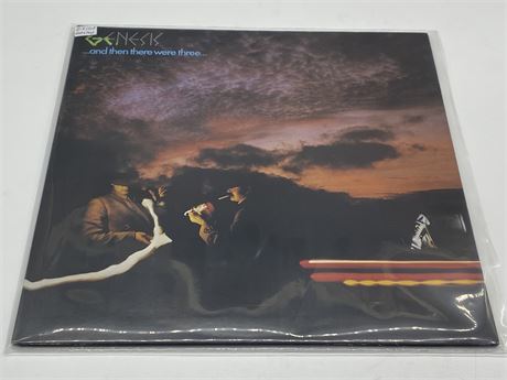 GENESIS - AND THEN THERE WERE THREE / GATEFOLD - EXCELLENT (E)