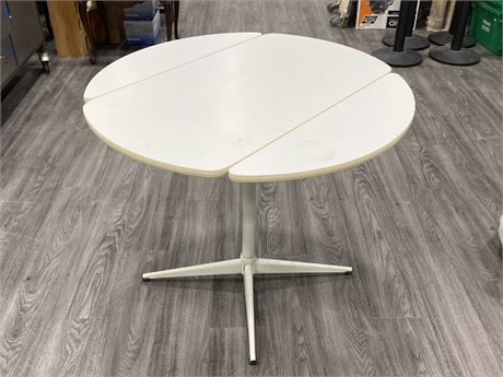 TABLE WITH COLLAPSABLE SIDES (30” tall)