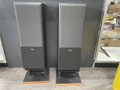 YAMAHA NS-894 MK11 SPEAKERS MADE IN CANADA & STANDS