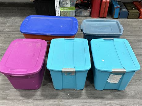 5 TOTES W/LIDS (LARGEST IS 32”X20”X17”)