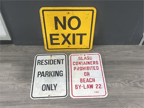 3 SMALL METAL ROAD SIGNS - LARGEST IS 18”x18”