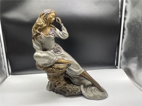 SIGNED ART DECO STYLE STATUE 17”